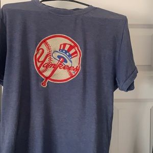 Red jacket authentic Yankees T-shirt